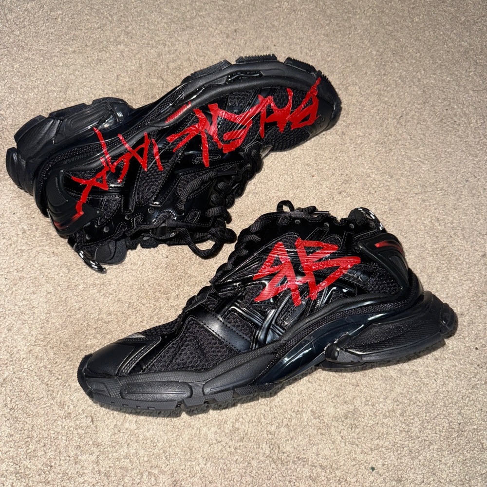 Balenciaga Black Sneakers with Red Accents - Picture 4 of 8